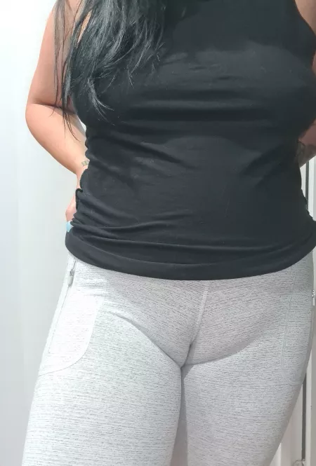 Meow 🐱 by [deleted]