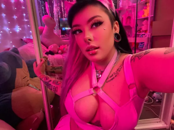 Meow 🙊 by Kandikitty_