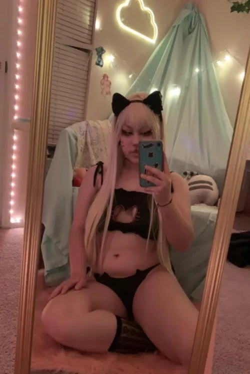 meow~ by rottenzebrameat