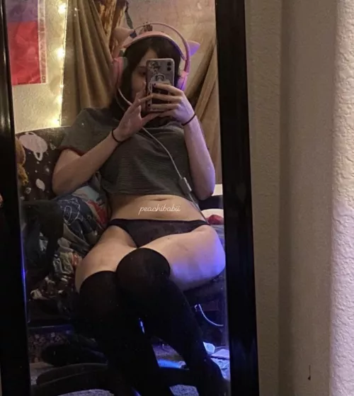 meowww :3 by peachibabii