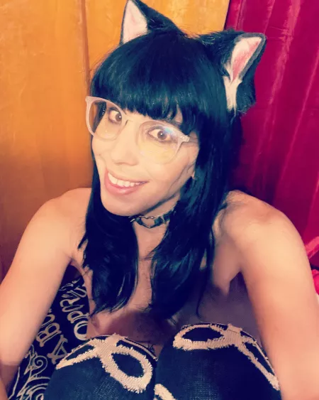 Meowwwwww.. I’m kitten..🌸🖤🌸🖤🌸🖤🌸 by Kikidarling666