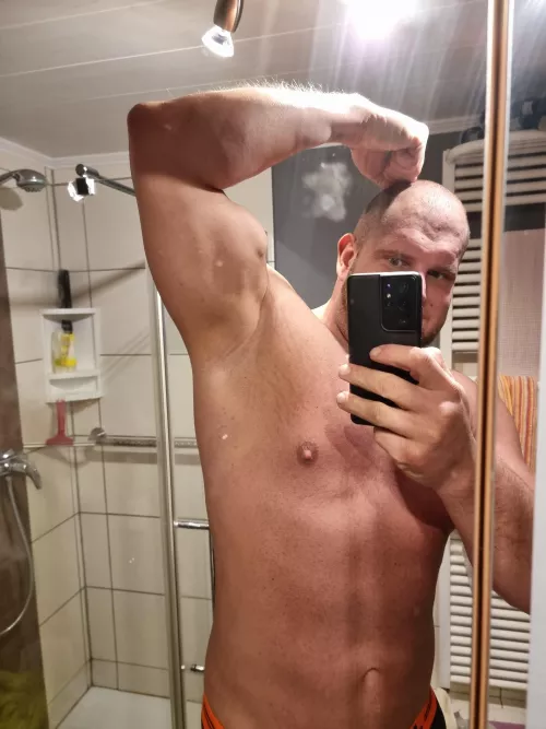 Merry CHRISTMAS 🤗 by Wrong-Engineering-74