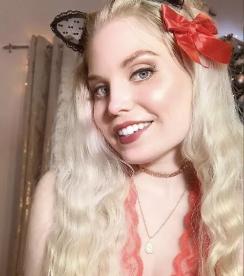 Merry Christmas! by ittybittyprettykitt