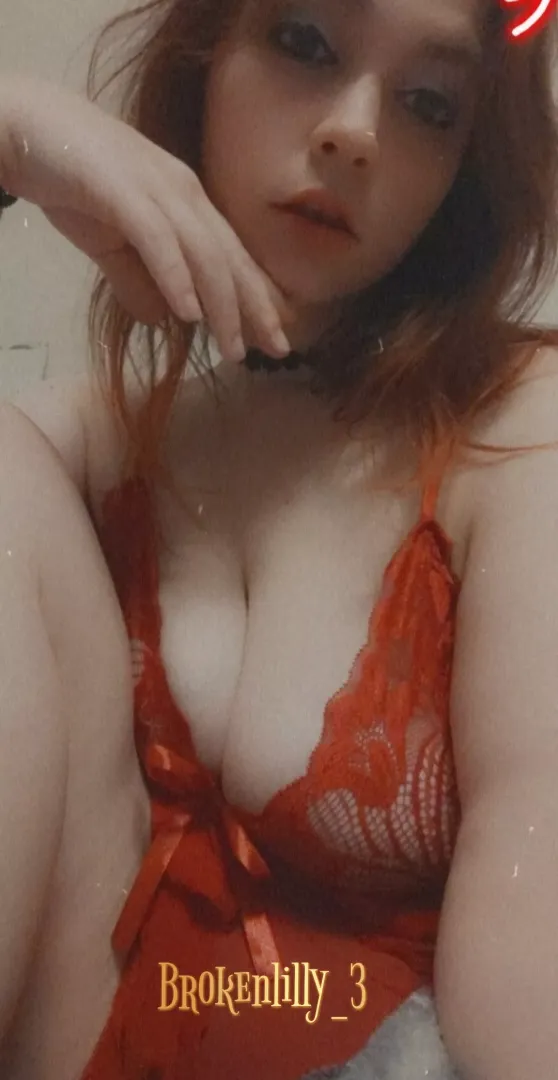 Merry Christmas Eve, I think I made it on Santa's naughty list 💋🥴 posted by Broken_Beautiful