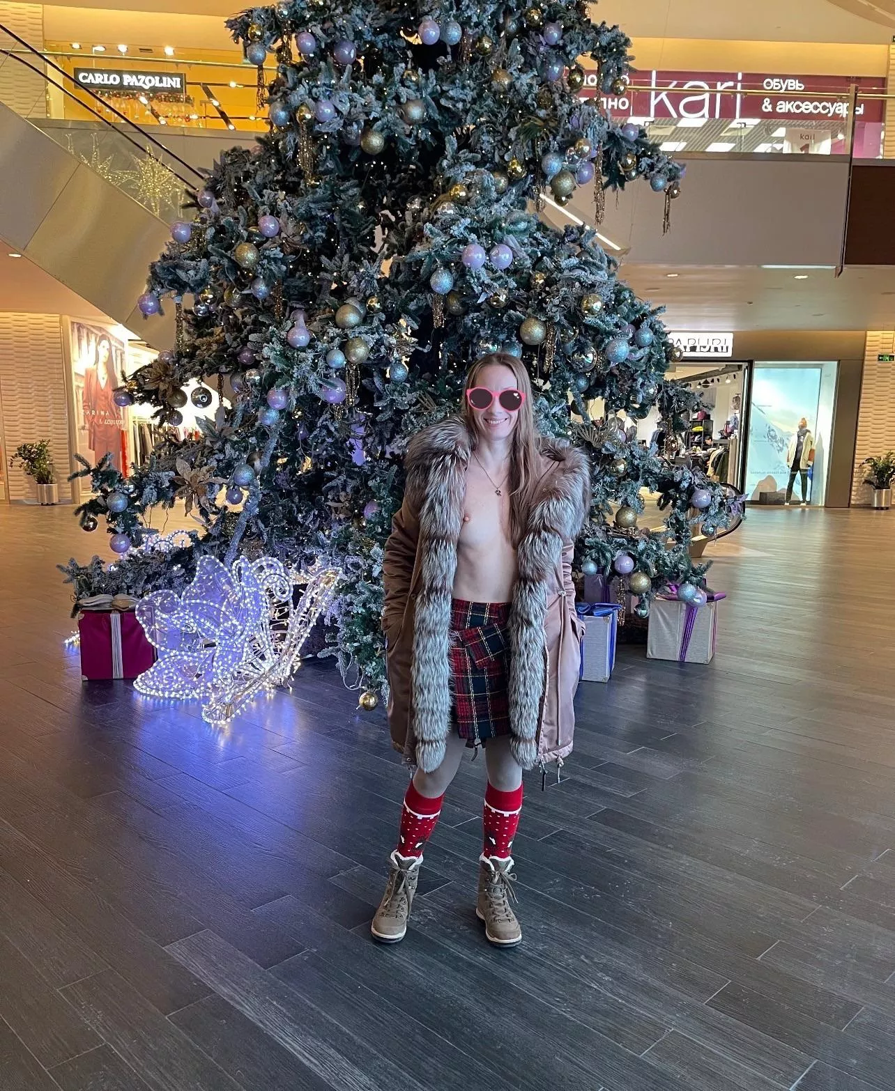 Merry Christmas! [F] 🤗 posted by porte92