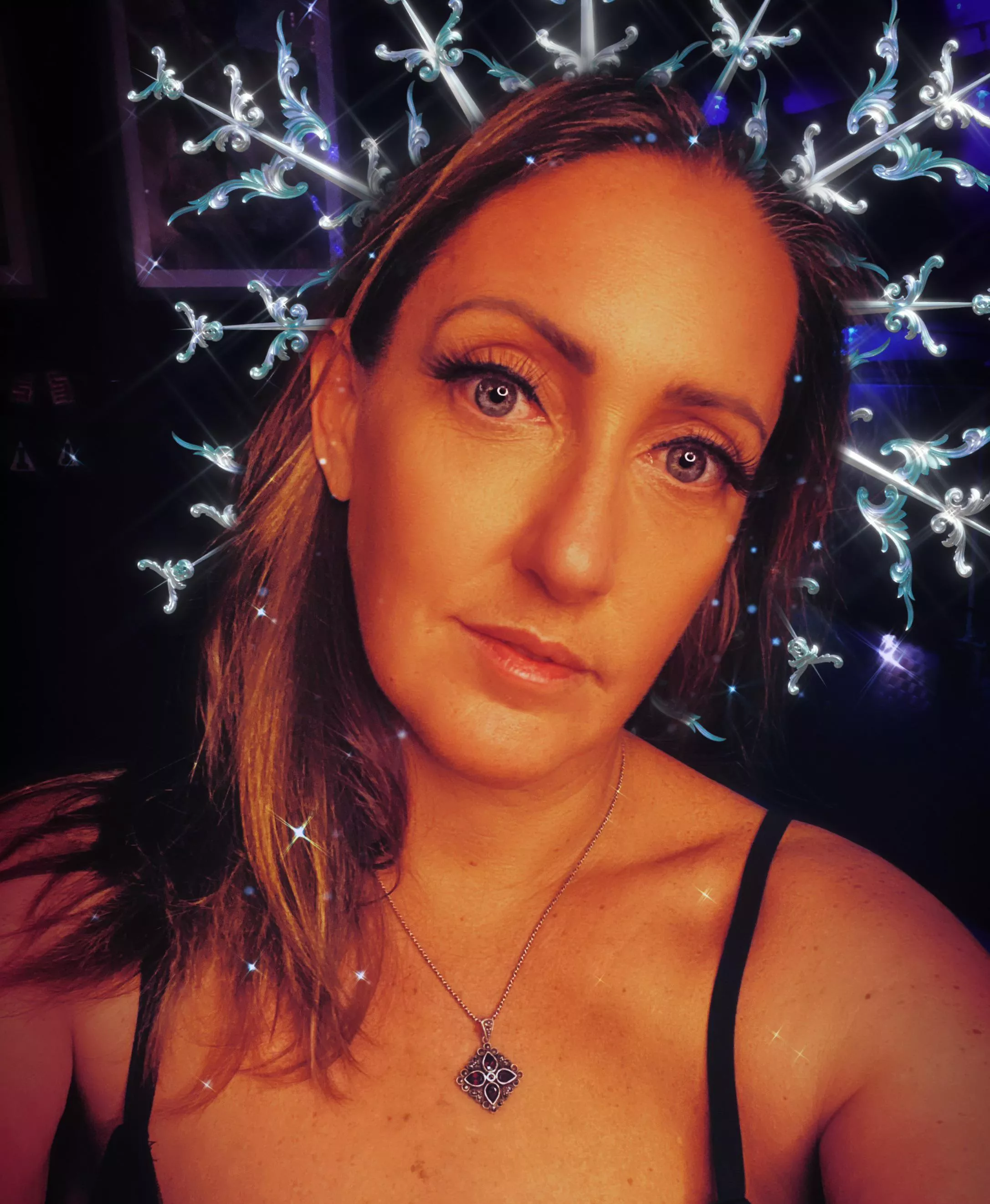 Merry Christmas & Happy New Year! I’m taking the next 10 days off to focus on family and friends. Anyone needing a Mom hug or some emotional support this holiday season please reach out. I see you and support you. You are loved. posted by YesMissJay-YMJ