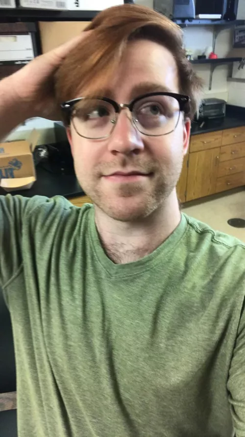 Merry Christmas! 🎄 Looking for gaming buddies on PC! If anyone wants to play, send me a DM by boilingstone