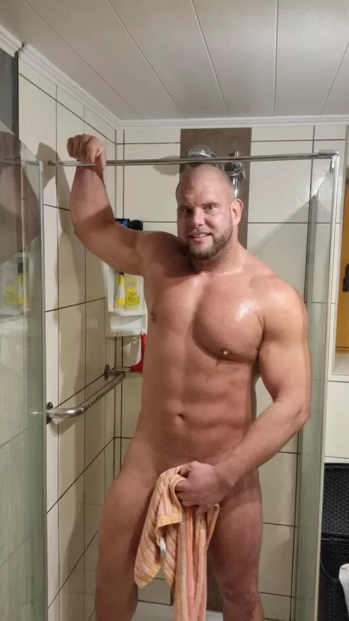 Merry CHRISTMAS 🤗 by Wrong-Engineering-74