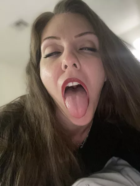 Mess up my lipstick daddy 💦💦💦 by Silent_Koala_862