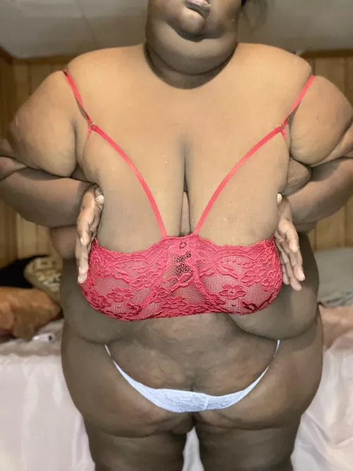 💌 Message from your Mythical fat girlfriend: Daddy I’ve ate the rest of that 3 layer cake 🎂 & now I’m ready for you to pound and fill up my rolls💌 by creamy_malaya