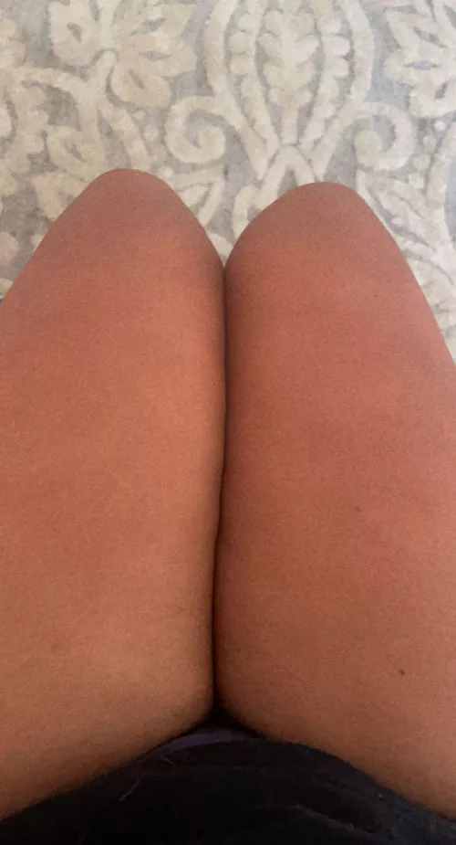 message me and roleplay with me i want a dominant daddy let’s have a rough fuck in the office u can tie me up too ;) by Appropriate-Plate600