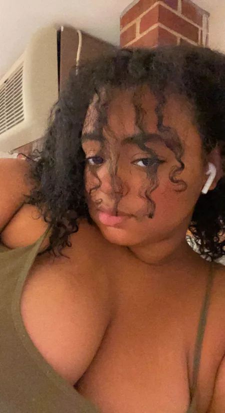 message me i need to someone to do sex roleplay with im needy be dominant as hell tho 😩 by ConsistentBottle2167