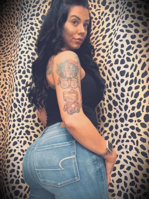 Message me if you have a big cock and want to cocktribute her for her nudes by daso983