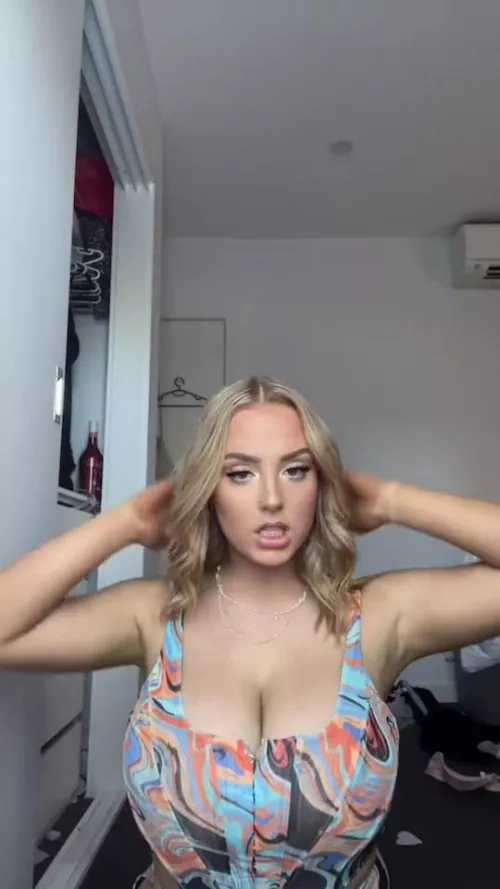 Message me if you need some girls with massive tits to jerk off to by KaguyaGeyser1