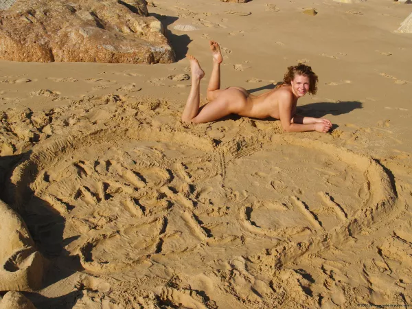 Messages in the sand (Eva G) by bobettebobqc