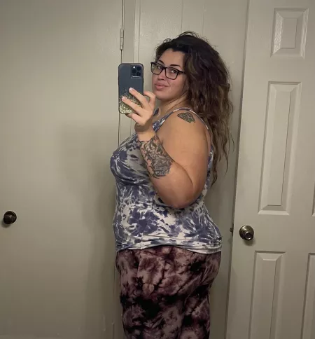 Messy hair and tie dye…🖤🖤 my fave by Extreme_Copy_4104