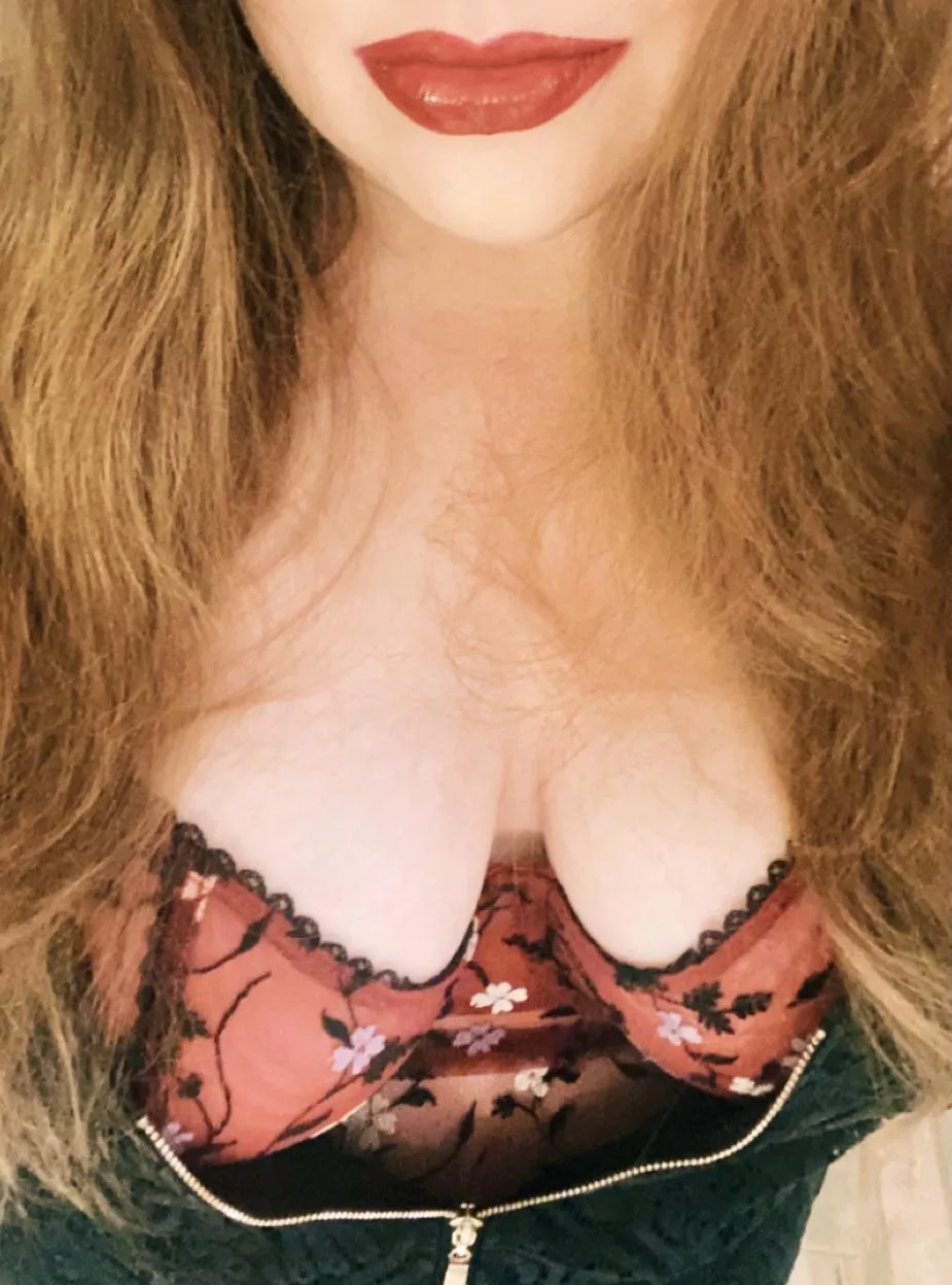 Messy hair, don’t care posted by iwhine4wine