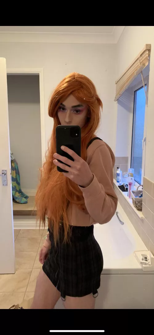 Messy hair don’t care 🤷‍♀️ by Lasorous