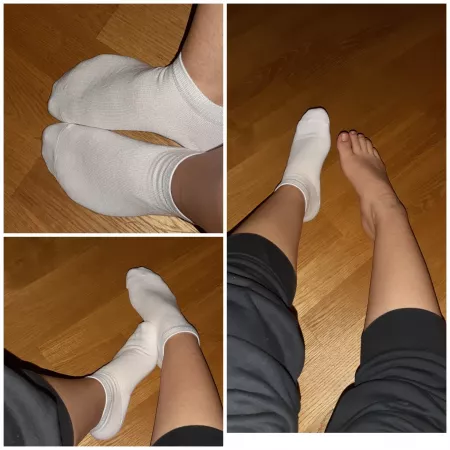 Messy mommy to be [selling] used socks, panties, sexting and more. Text me on [kik] MessyMommyToBe by yours_messy_mommy