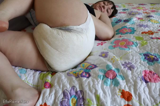 Messy, squishy, stinky, smelly, full diapers are my very favorite 💓 by EllaRaine