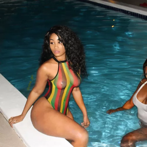 Mhe Gin by Poualonai