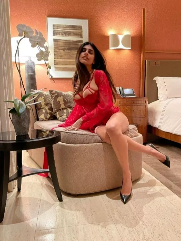 Mia 🔥 posted by One_Local