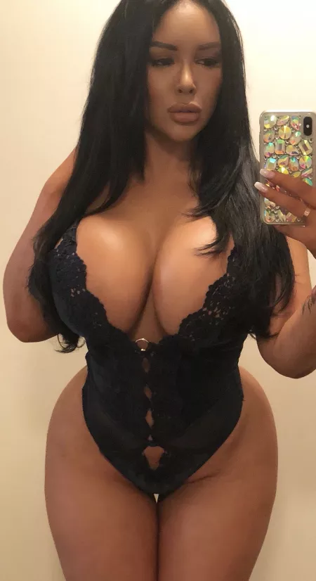 Mia is just INCREDIBLE! by BimboSimp