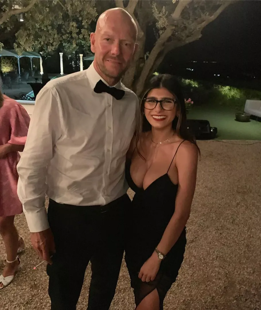 Mia Khalifa posted by [deleted]