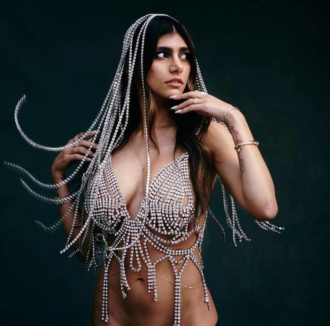 Mia Khalifa posted by 0rangee3