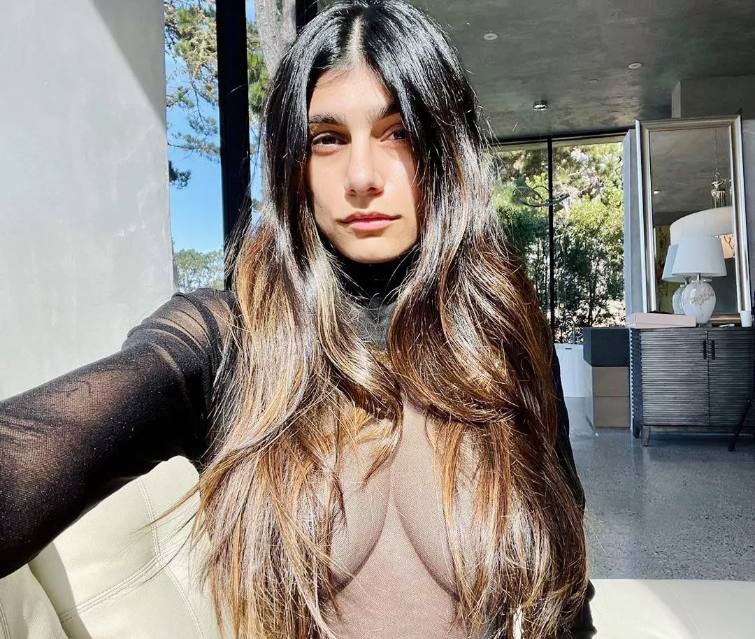Mia Khalifa posted by arvind_kejreewaal