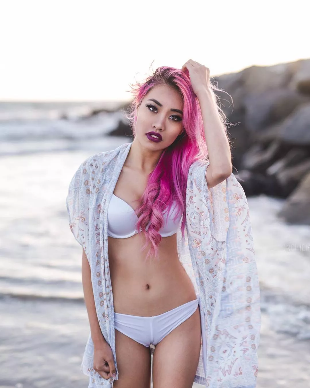 Michelle Dee White Bikini ft Cameltoe [React] posted by 586IOXNVR5