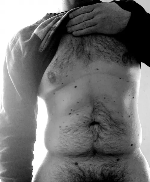 Mid 30s and embracing my dadbod 😉 by gaygroove