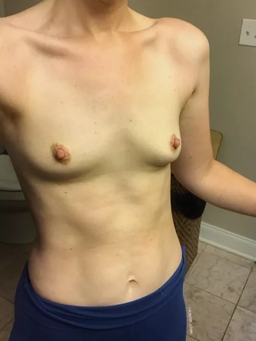 Mid day workout [f]or your ass…upper body. 🏋️‍♀️💪 by incompetent_astronmr