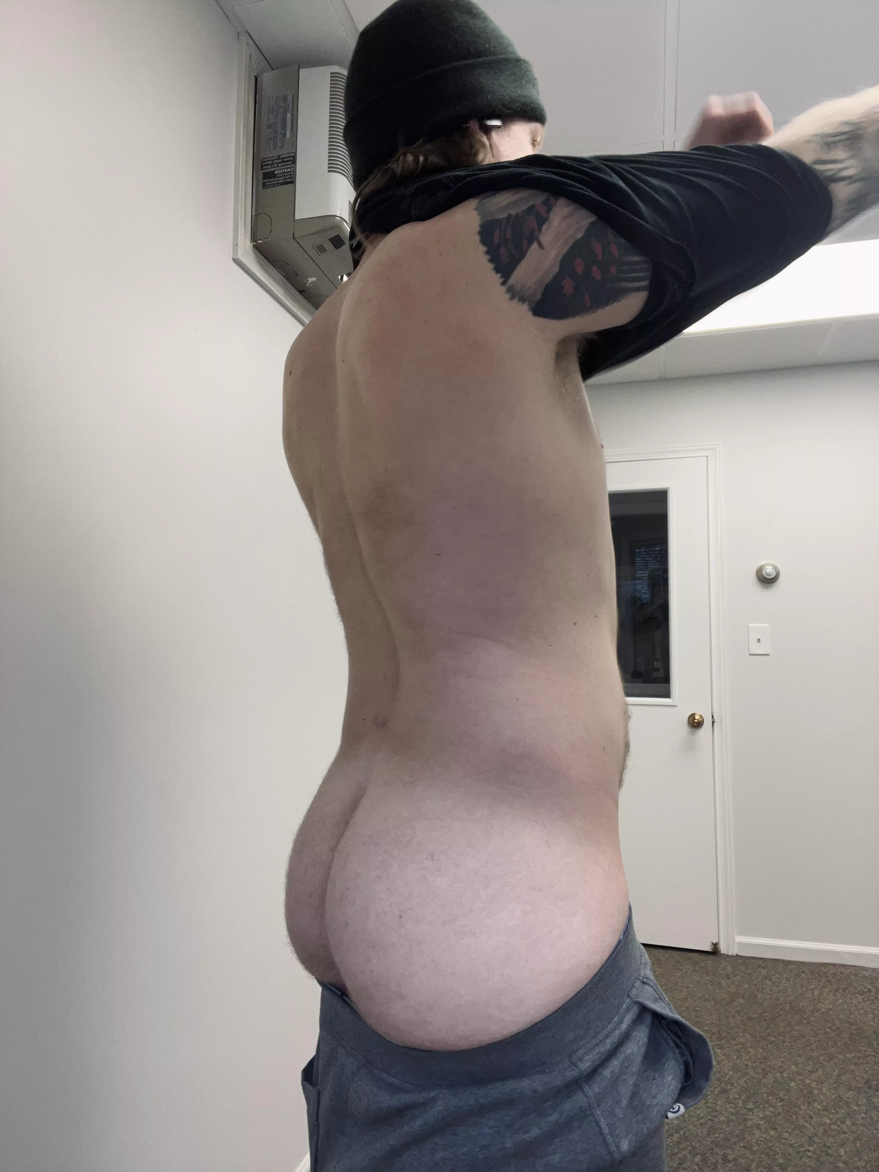 Mid shirt take off 🤩 posted by Sensitive_Proof_7972