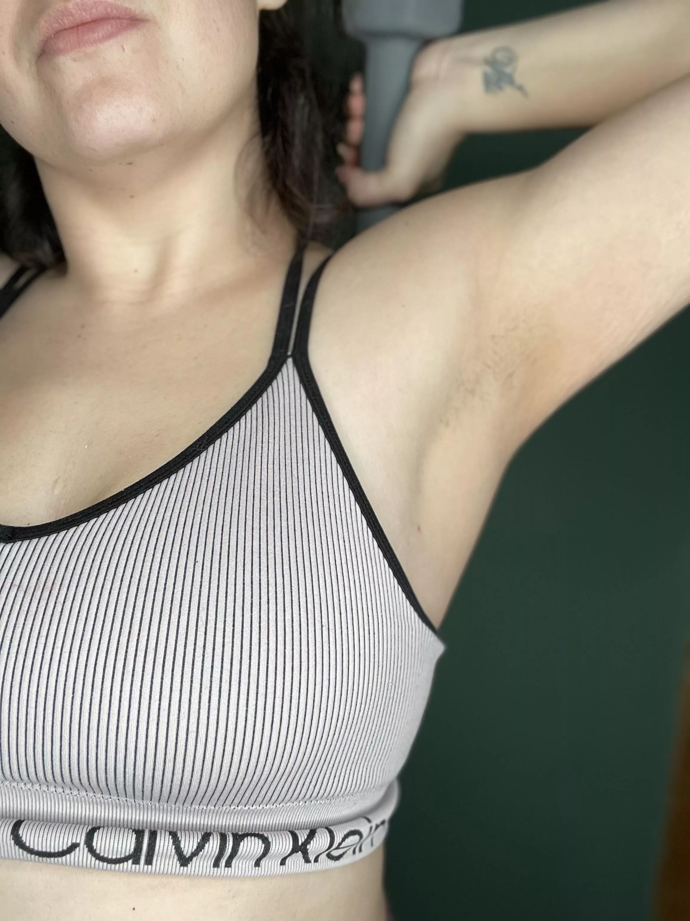 Mid workout selfie for you 🤗 posted by Bella1192