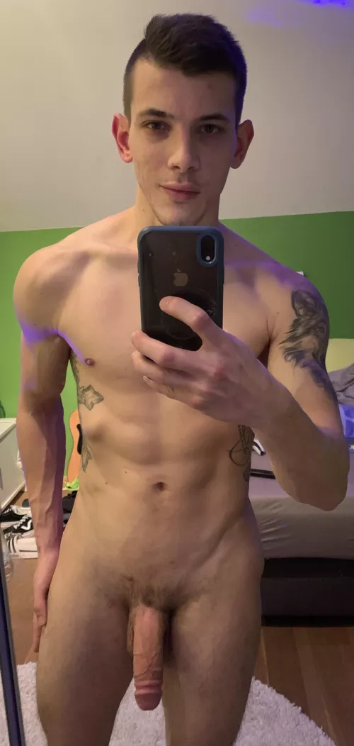 Middle of the week, hung in there👀 by DeletoBlue76