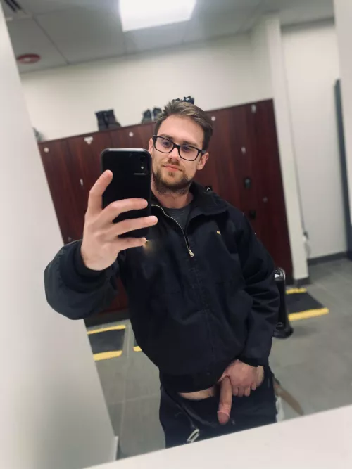 Midnight shift and horny by croz6