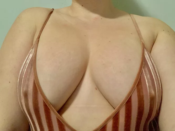 Might have to rethink my date night outfit 30(F) by xNikiLola