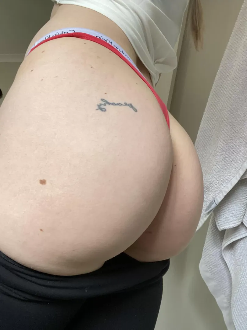 Might need a hand getting undressed after my workout 😛 posted by savannahreid123