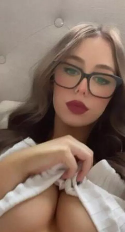 MIKAYLAH! 🥵🥵🥵 🔥 by user5952