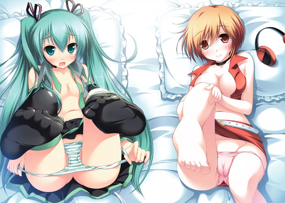 Miku and Meiko posted by Super-Lolico