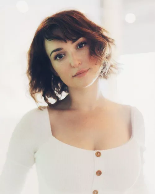 Milana Vayntrub by the_wolfeyes