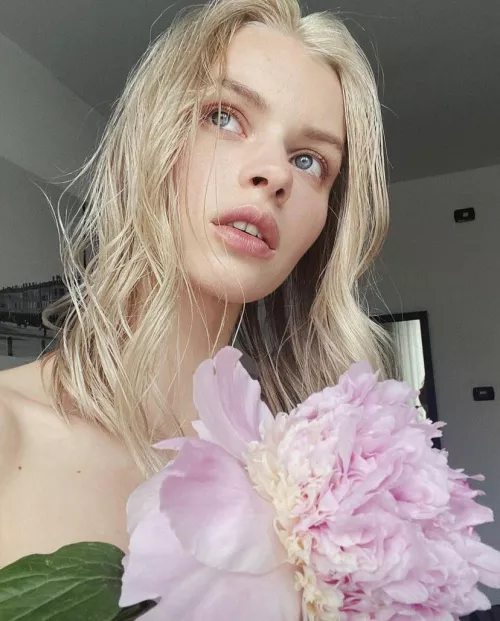 Milana Vino by bobbyUP-MKII