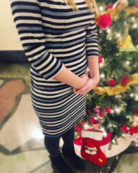 Mildly [f]antasizing about this sumptuous, married body being played with by whatsoever12