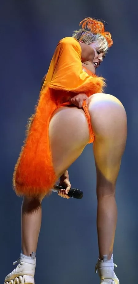 Miley Cyrus by AntwanJenkins12