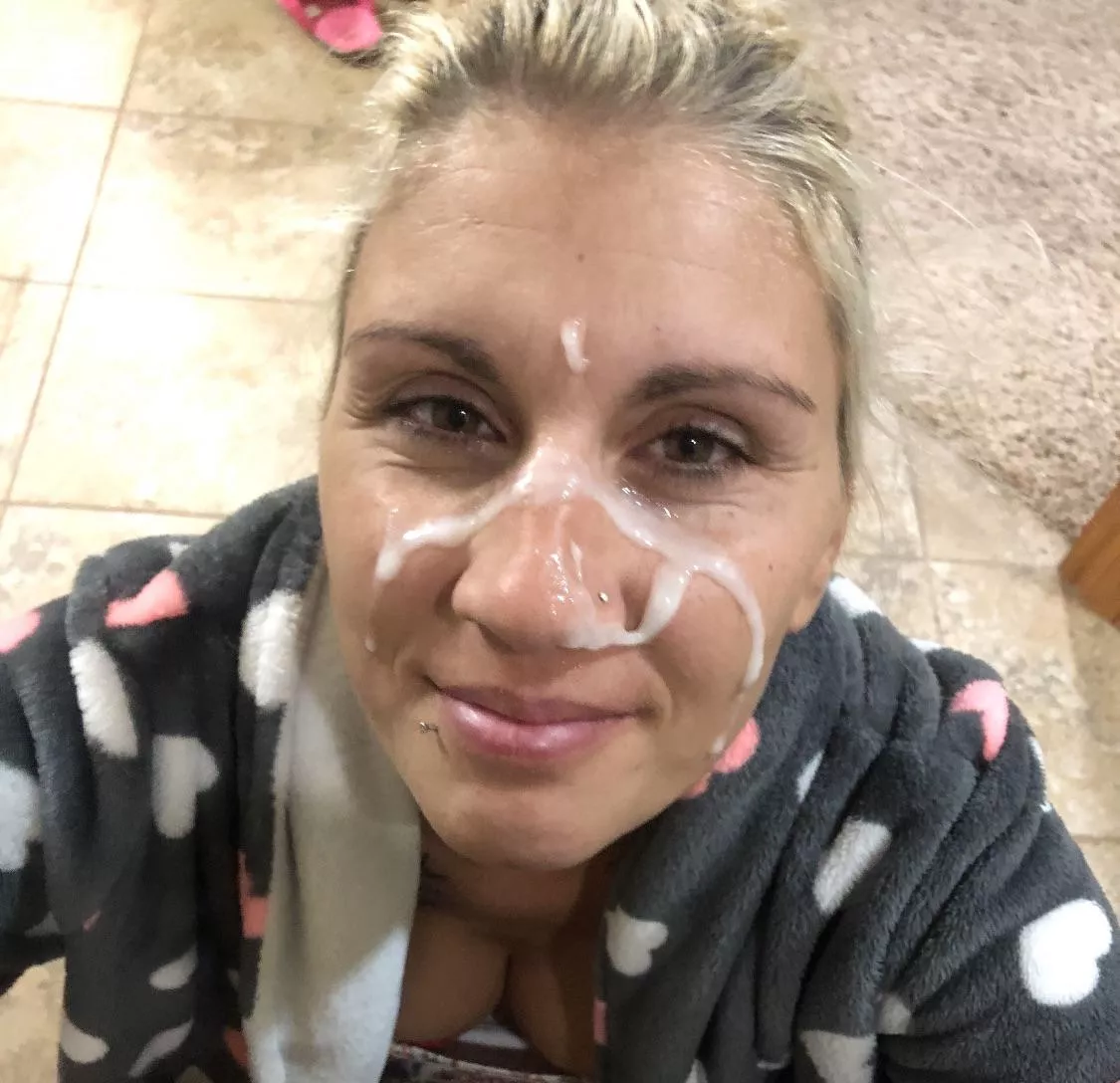 MILF posted by joyboy27