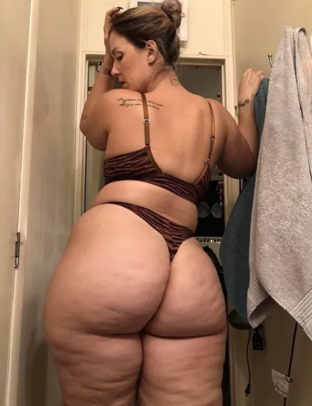 Milf anyone? by KingsHouse126