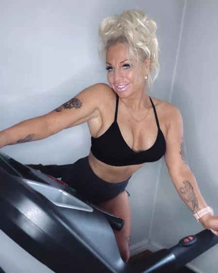 Milf bimbo Malin by Paracetamol91