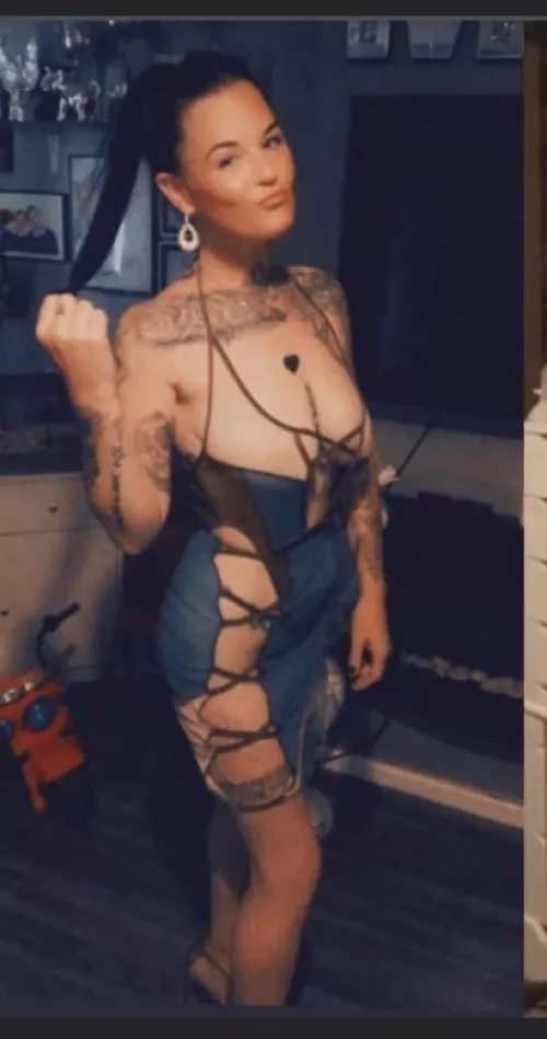 Milf chav 😍😍 by dave_1229