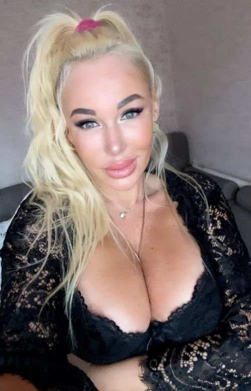 👄 Milf missed you, 🥰 how will you make me feel good🍆 by MarinahotmilfF